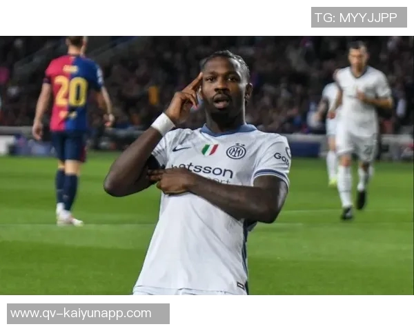 邓弗里斯喜获进球与胜利感谢小图拉姆精彩配合助力球队表现 邓弗里斯喜获进球与胜利感谢小图拉姆精彩配合助力球队表现