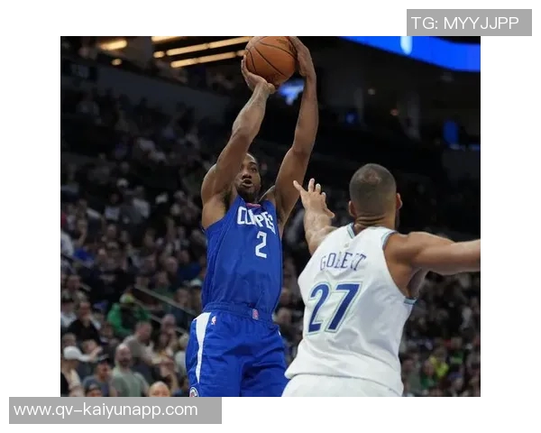 哈登经典跳投瞬间马绍尔背手防守不敢轻举妄动