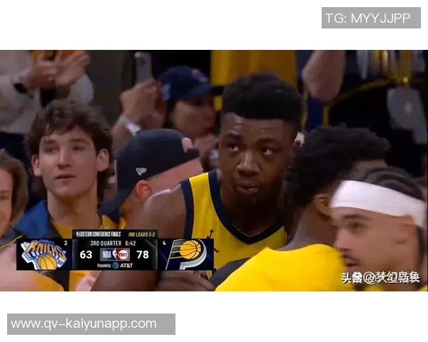 布克追身三分命中却遭裁判无视3加1机会球队分差扩大至20分以上