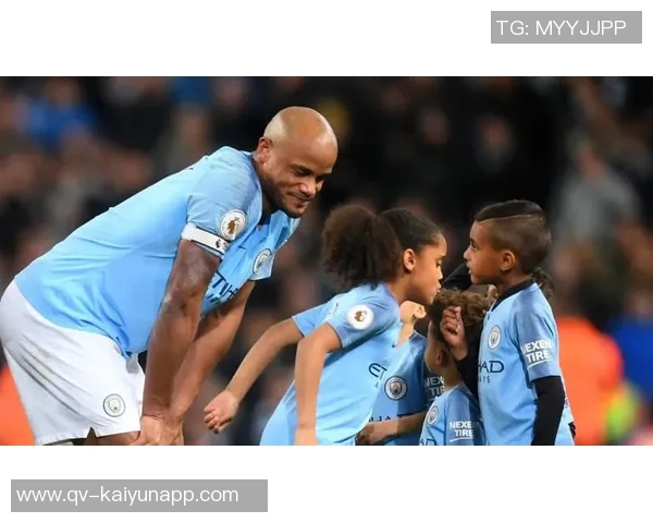 孔帕尼为妻子庆祝40岁生日专程回曼市包下豪华酒店盛大庆典